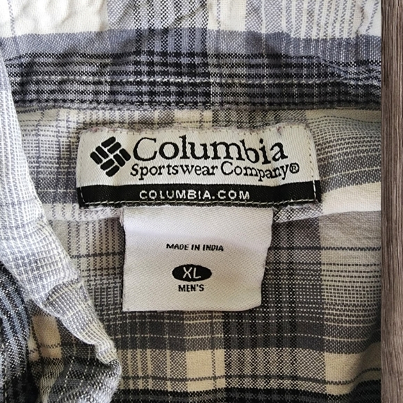 COLUMBIA SPORTSWEAR Size XL Plaid Short Sleeve Shirt - Picture 2 of 5